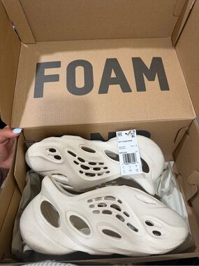 Yeezy Foam Runners ‘Sand’